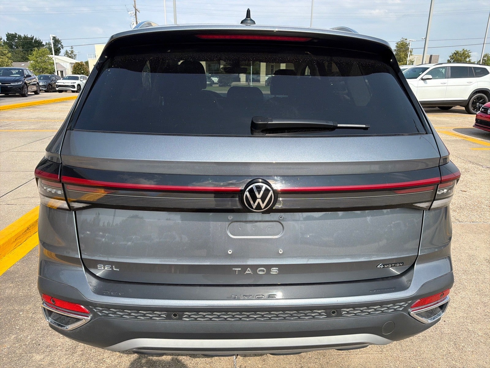 2025 Volkswagen Taos SEL