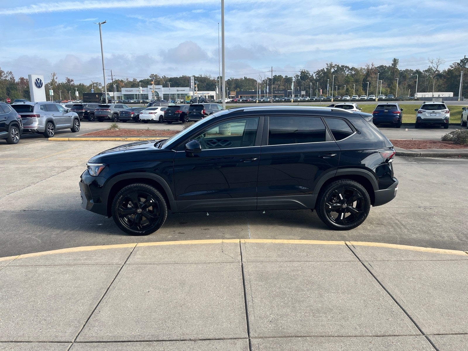 2026 Volkswagen Taos SEL