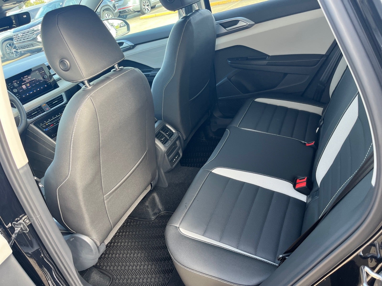 2026 Volkswagen Taos SEL