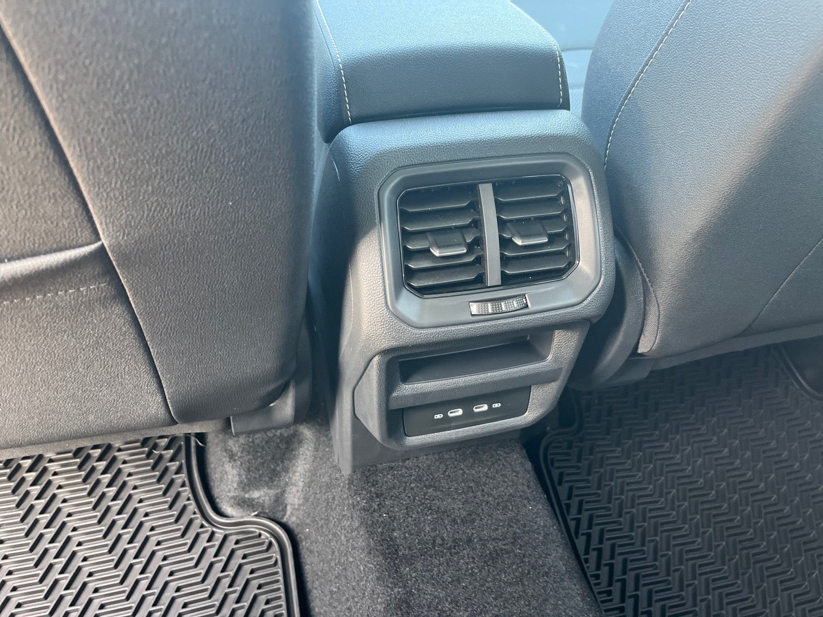 2026 Volkswagen Taos SEL