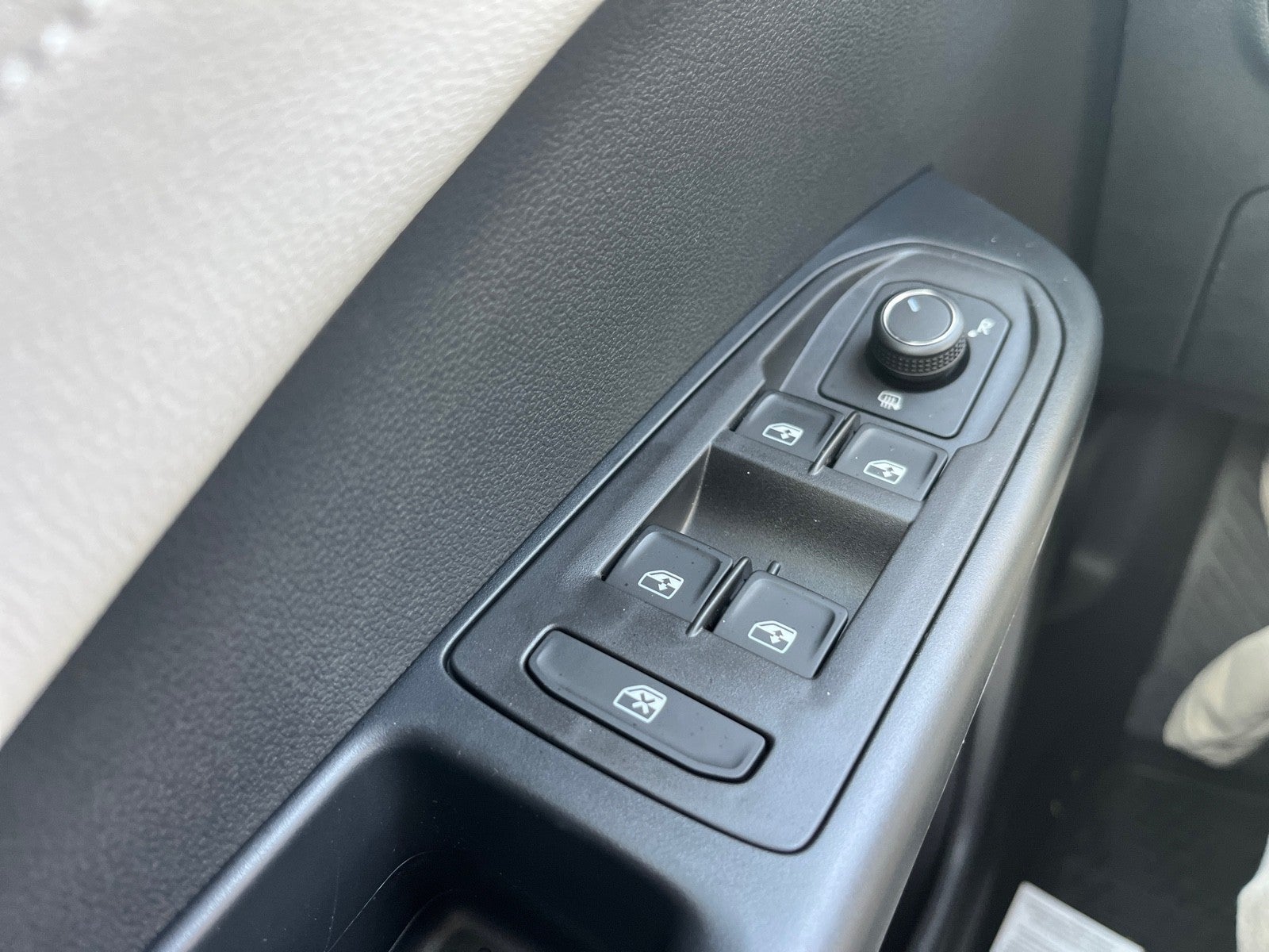 2026 Volkswagen Taos SEL