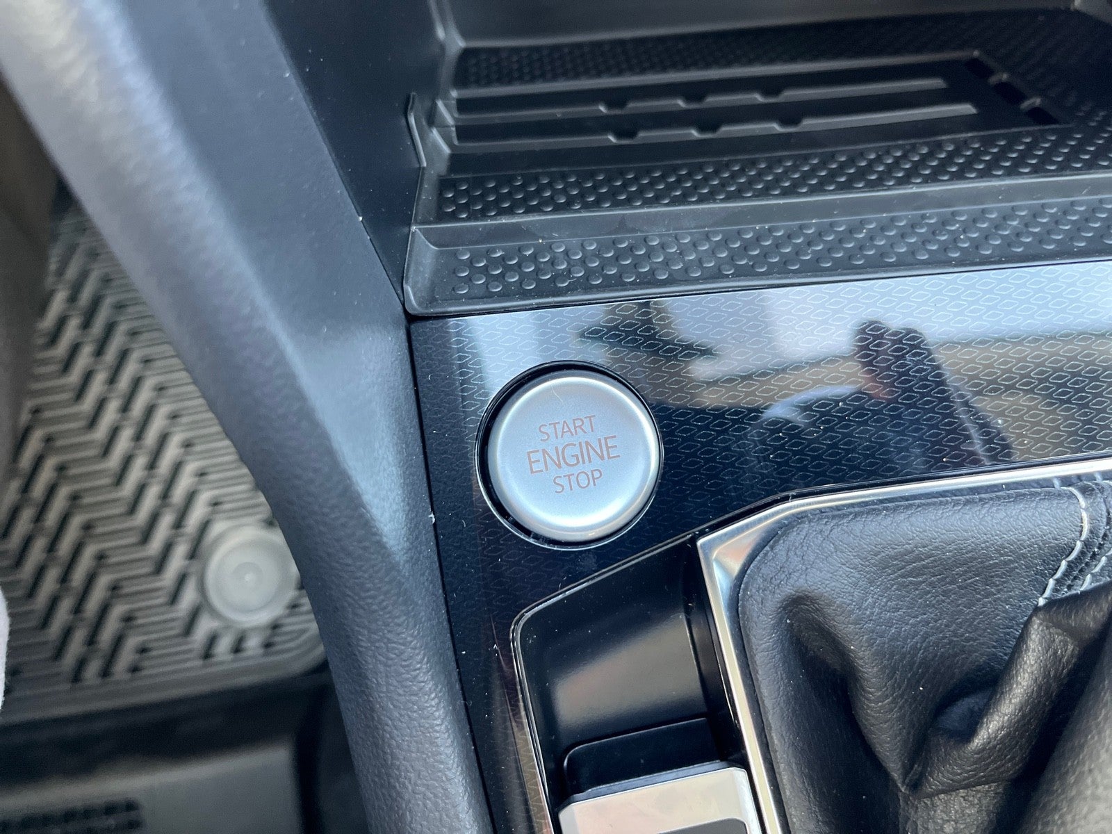 2026 Volkswagen Taos SEL