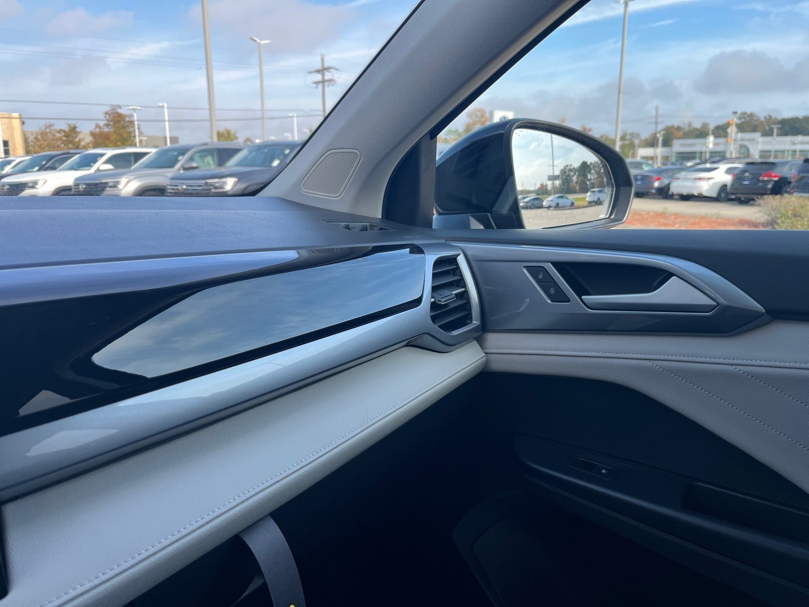 2026 Volkswagen Taos SEL