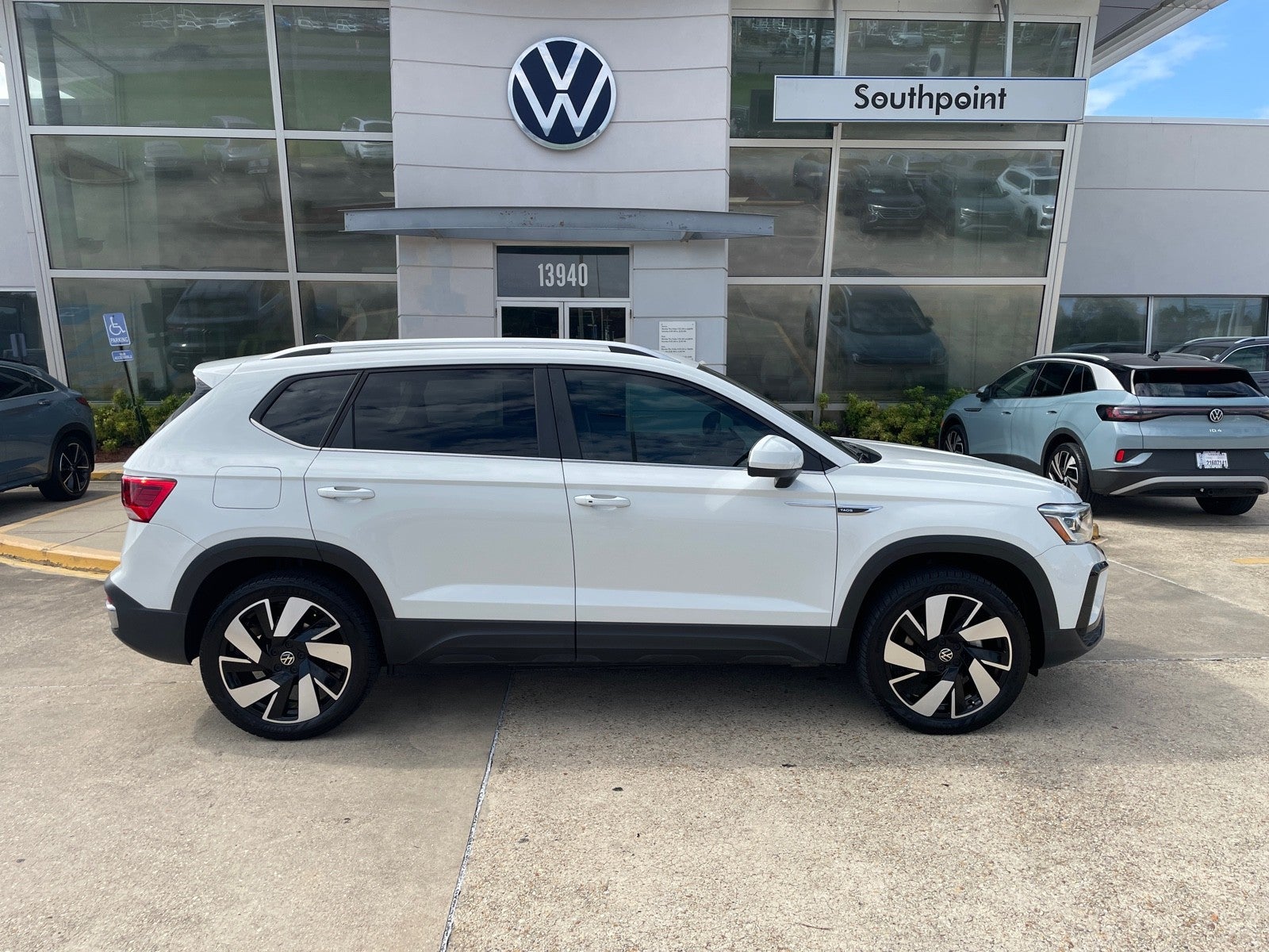 2024 Volkswagen Taos SEL