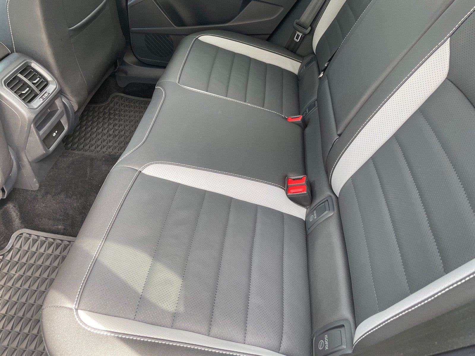 2024 Volkswagen Taos SEL