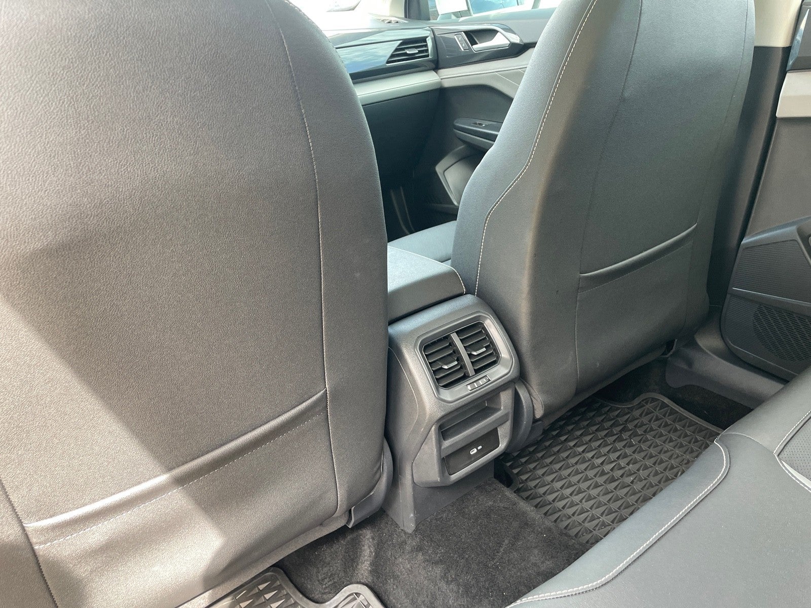 2024 Volkswagen Taos SEL