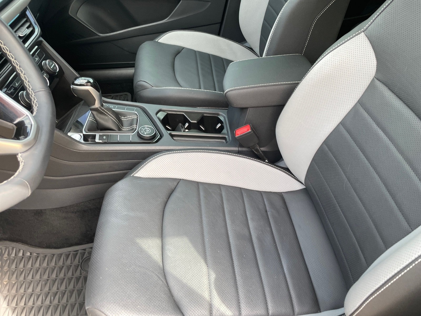 2024 Volkswagen Taos SEL