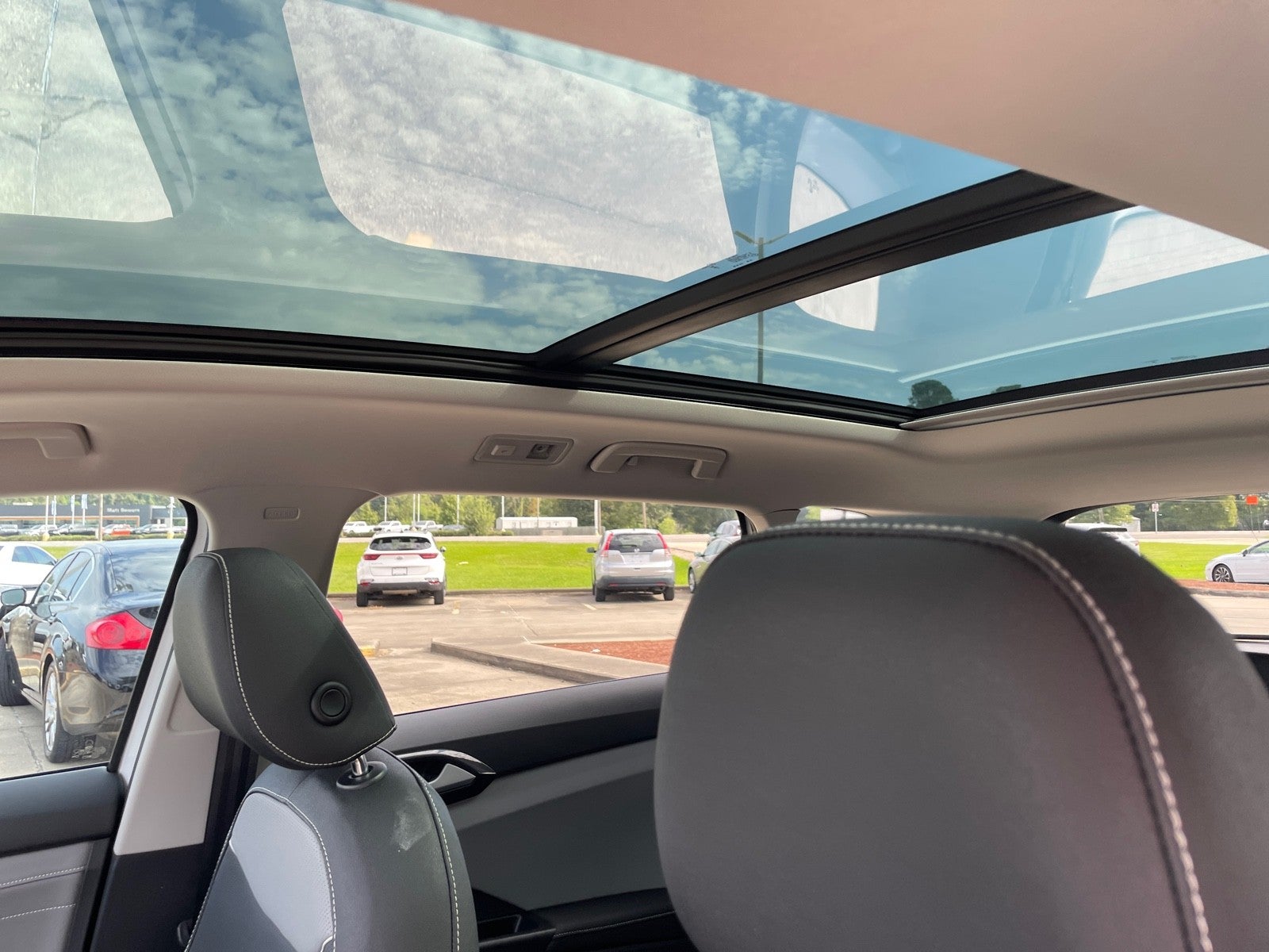 2024 Volkswagen Taos SEL