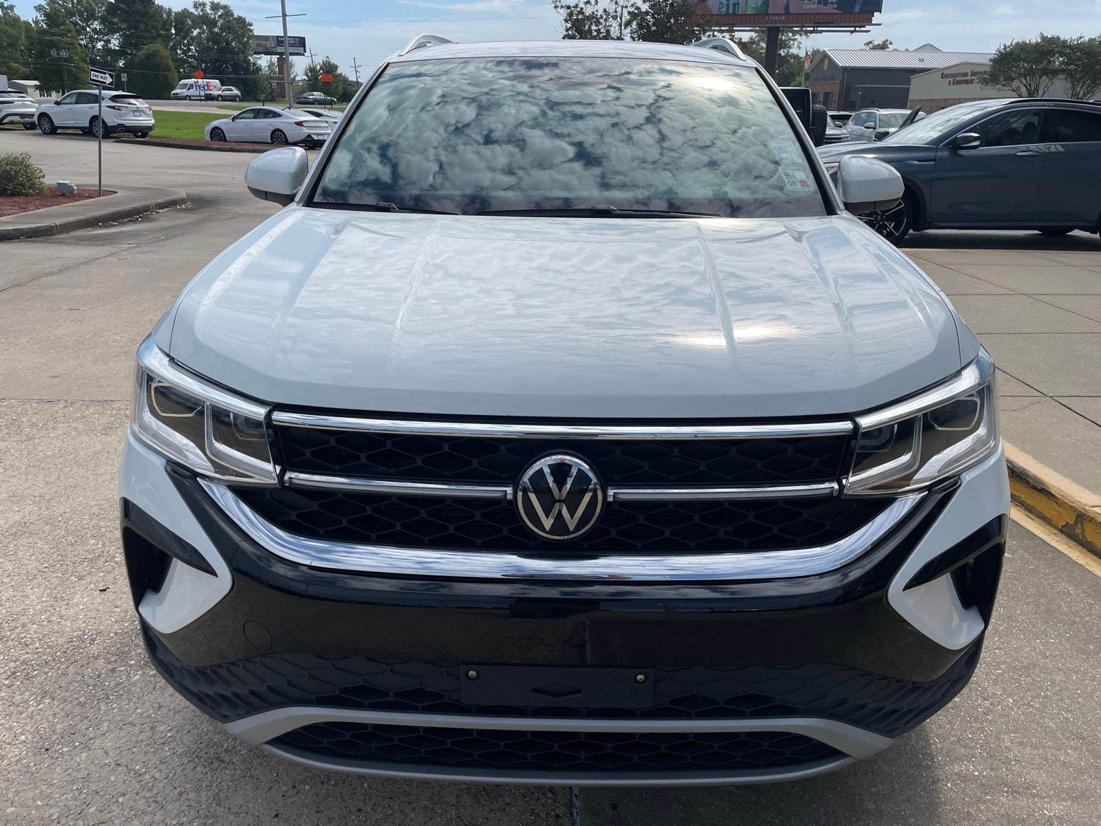 2024 Volkswagen Taos SEL