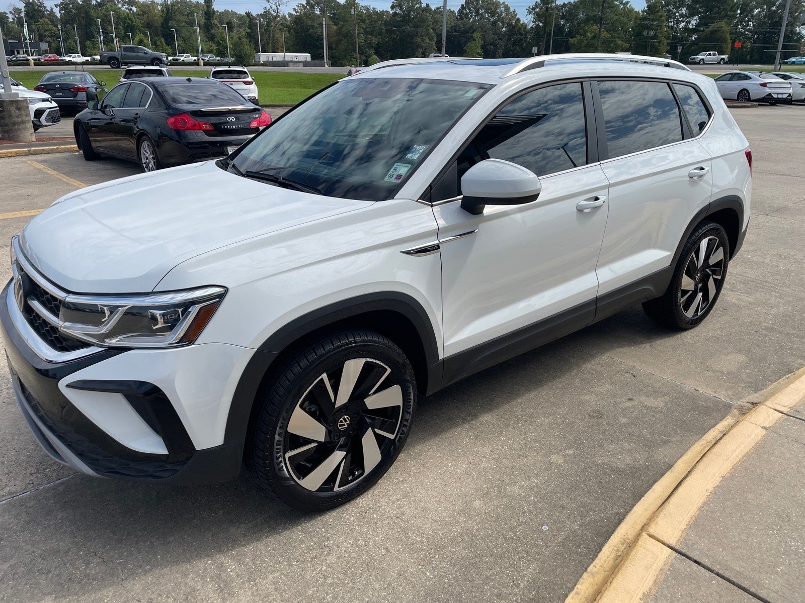 2024 Volkswagen Taos SEL