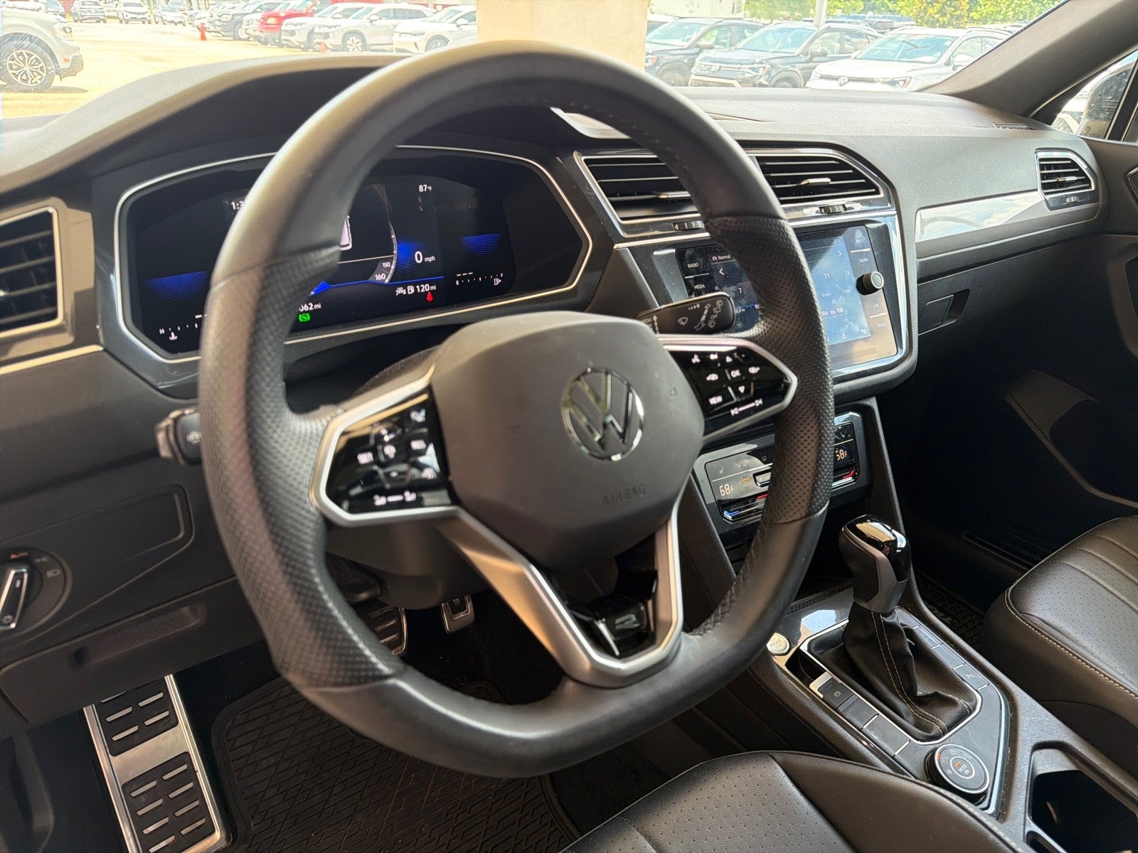 2024 Volkswagen Tiguan SE R-Line Black