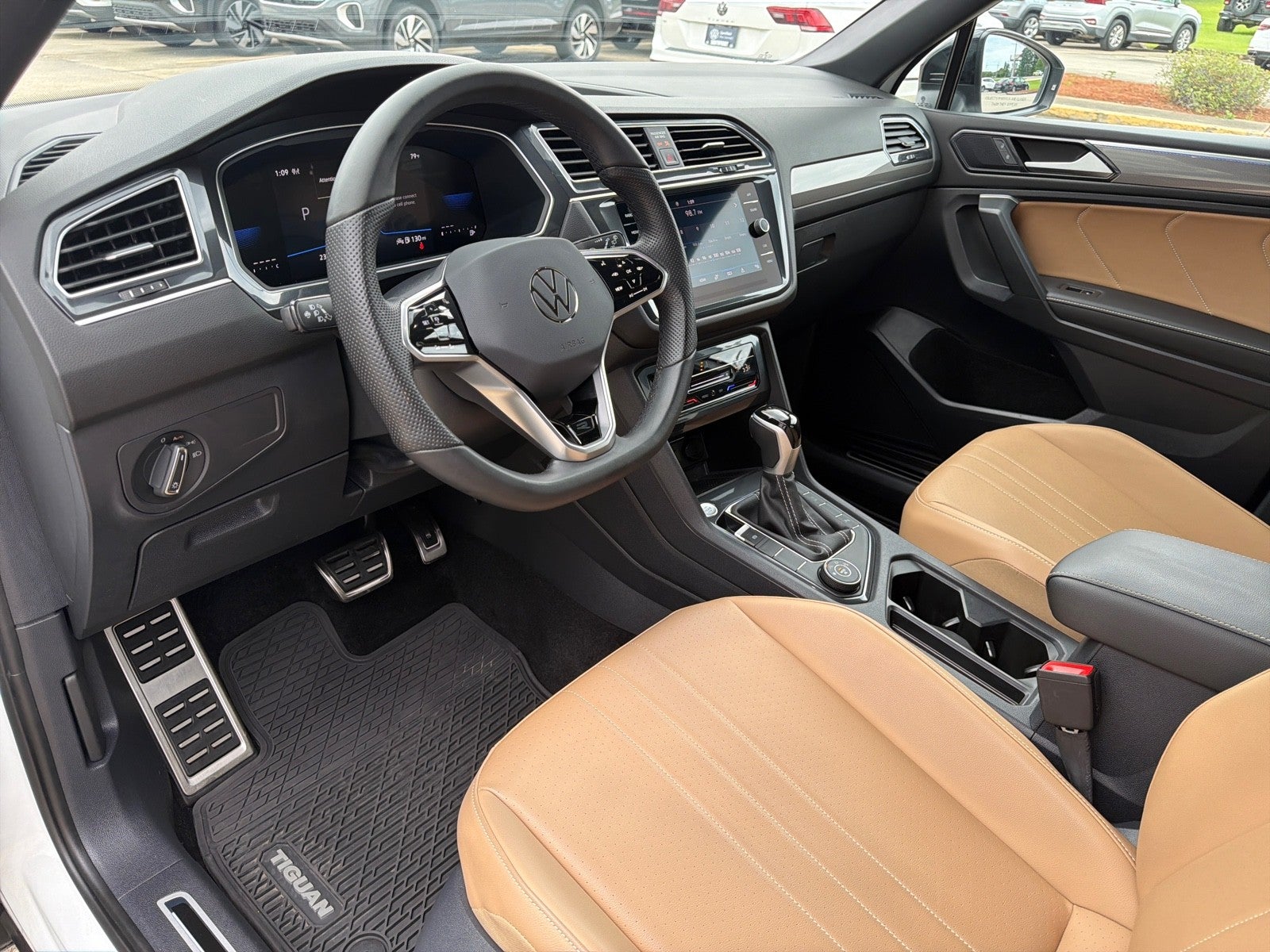 2024 Volkswagen Tiguan SE R-Line Black