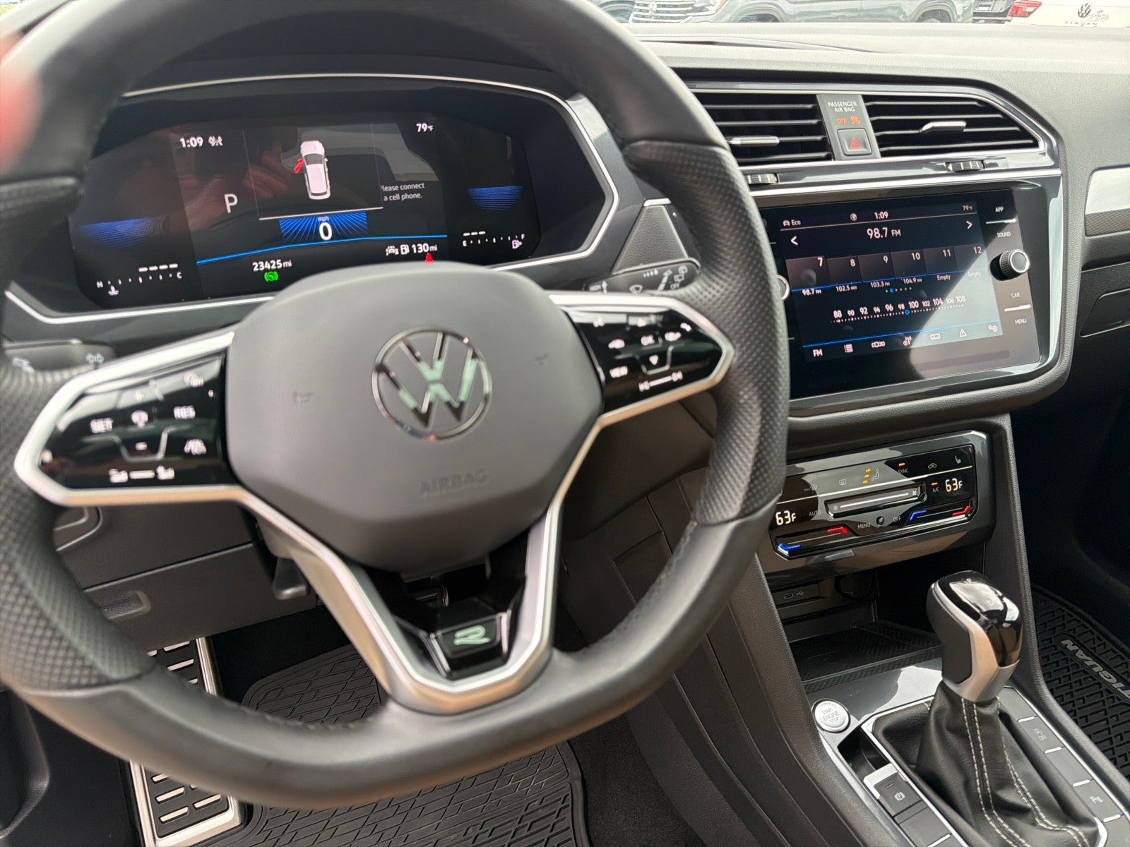 2024 Volkswagen Tiguan SE R-Line Black