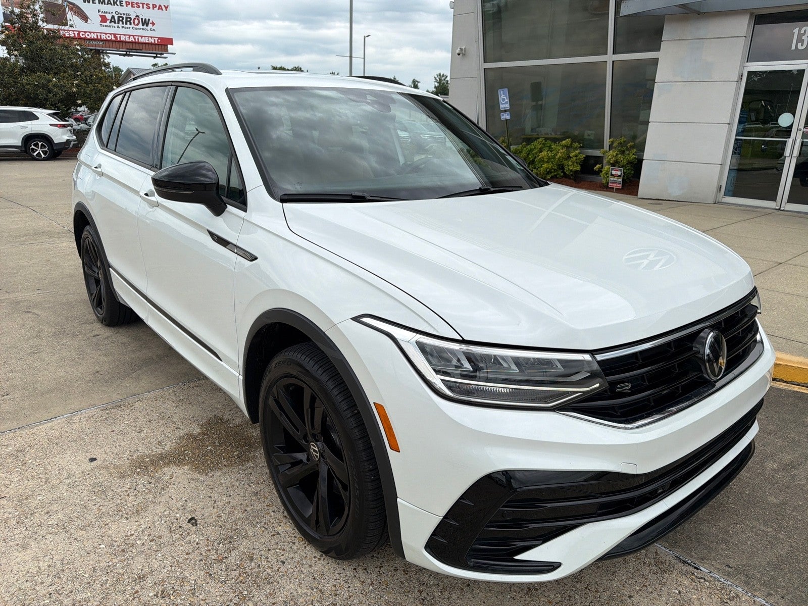 2024 Volkswagen Tiguan SE R-Line Black