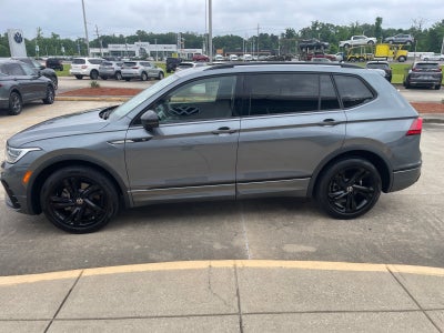 2023 Volkswagen Tiguan SE R-Line Black