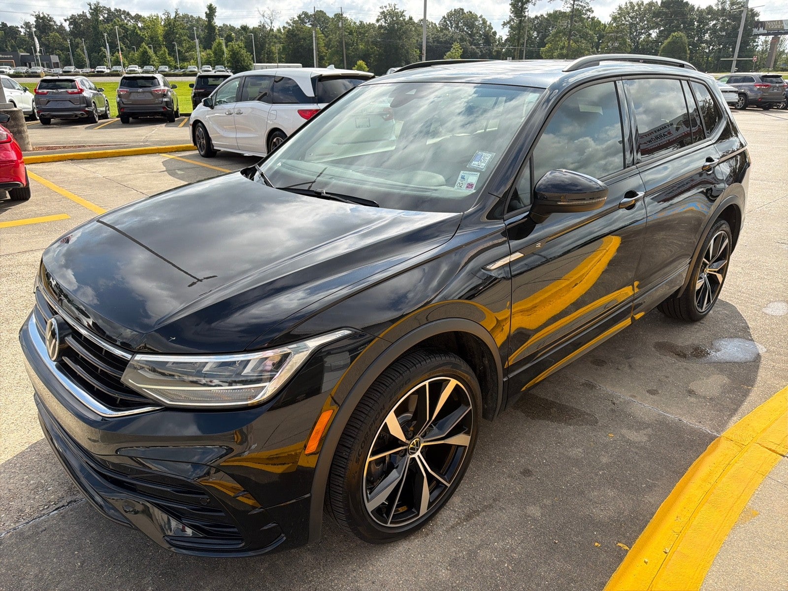 2024 Volkswagen Tiguan SE R-Line Black