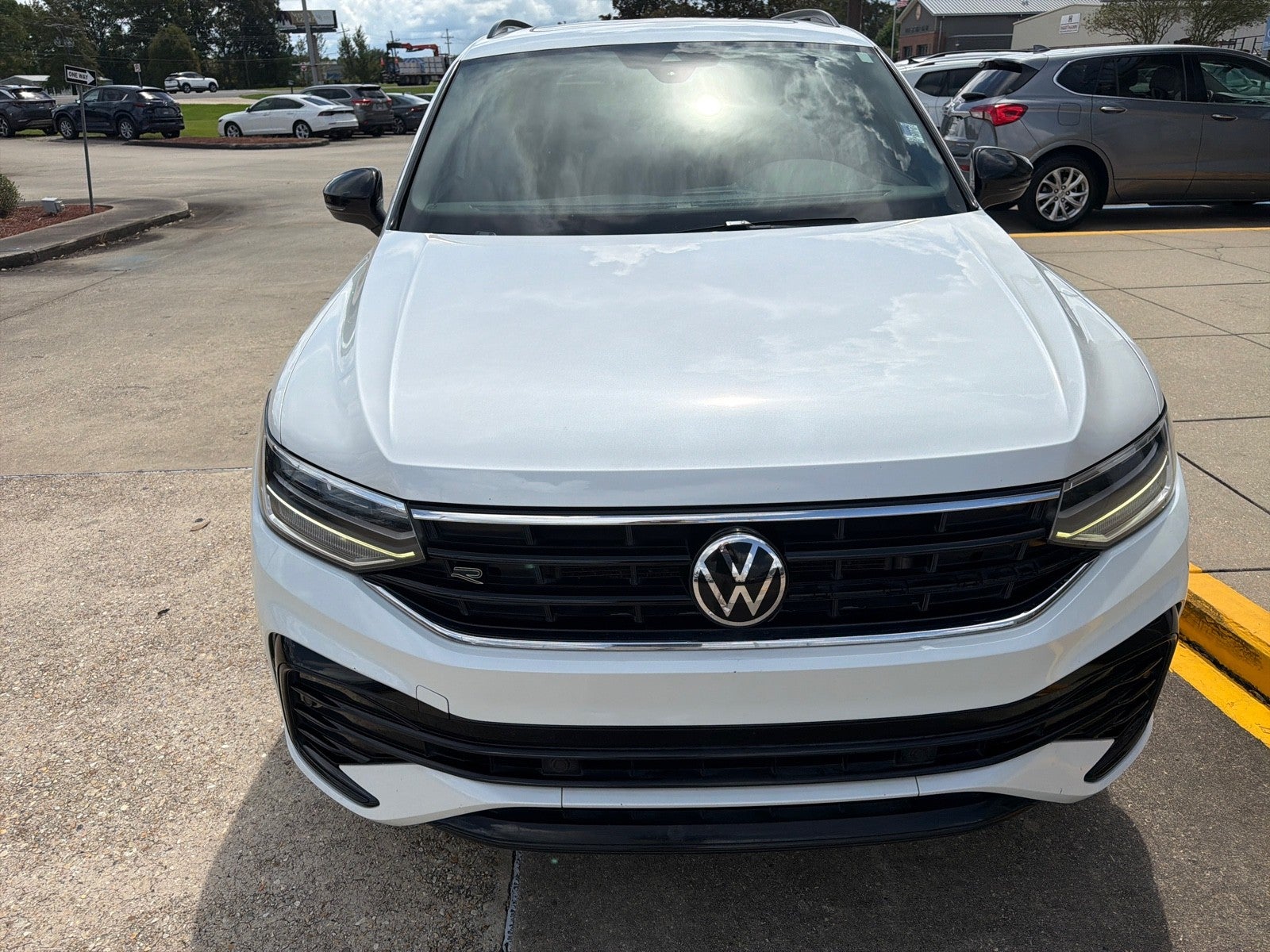 2022 Volkswagen Tiguan SE R-Line Black
