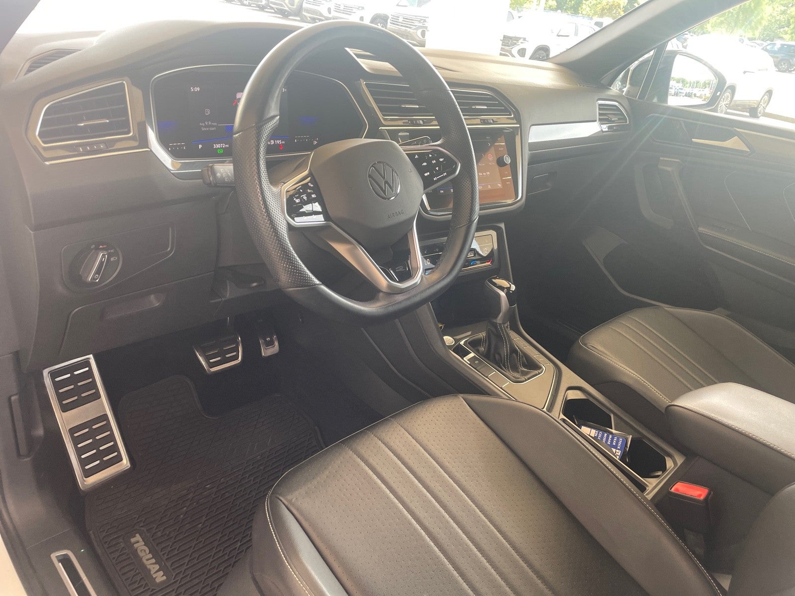 2022 Volkswagen Tiguan SE R-Line Black