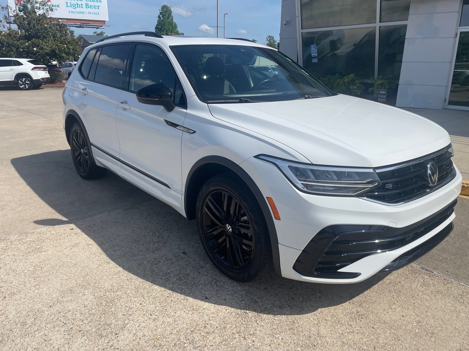 2022 Volkswagen Tiguan SE R-Line Black