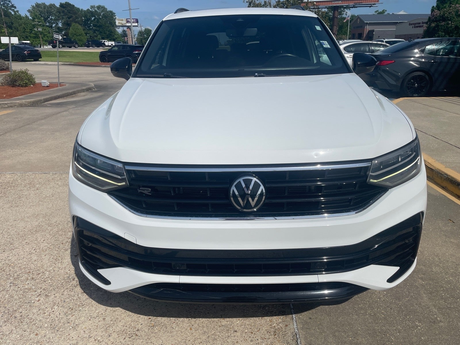 2022 Volkswagen Tiguan SE R-Line Black