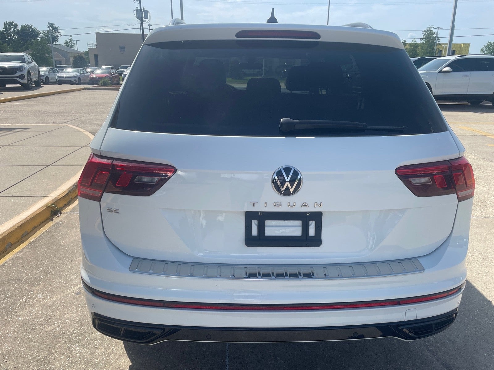 2022 Volkswagen Tiguan SE R-Line Black