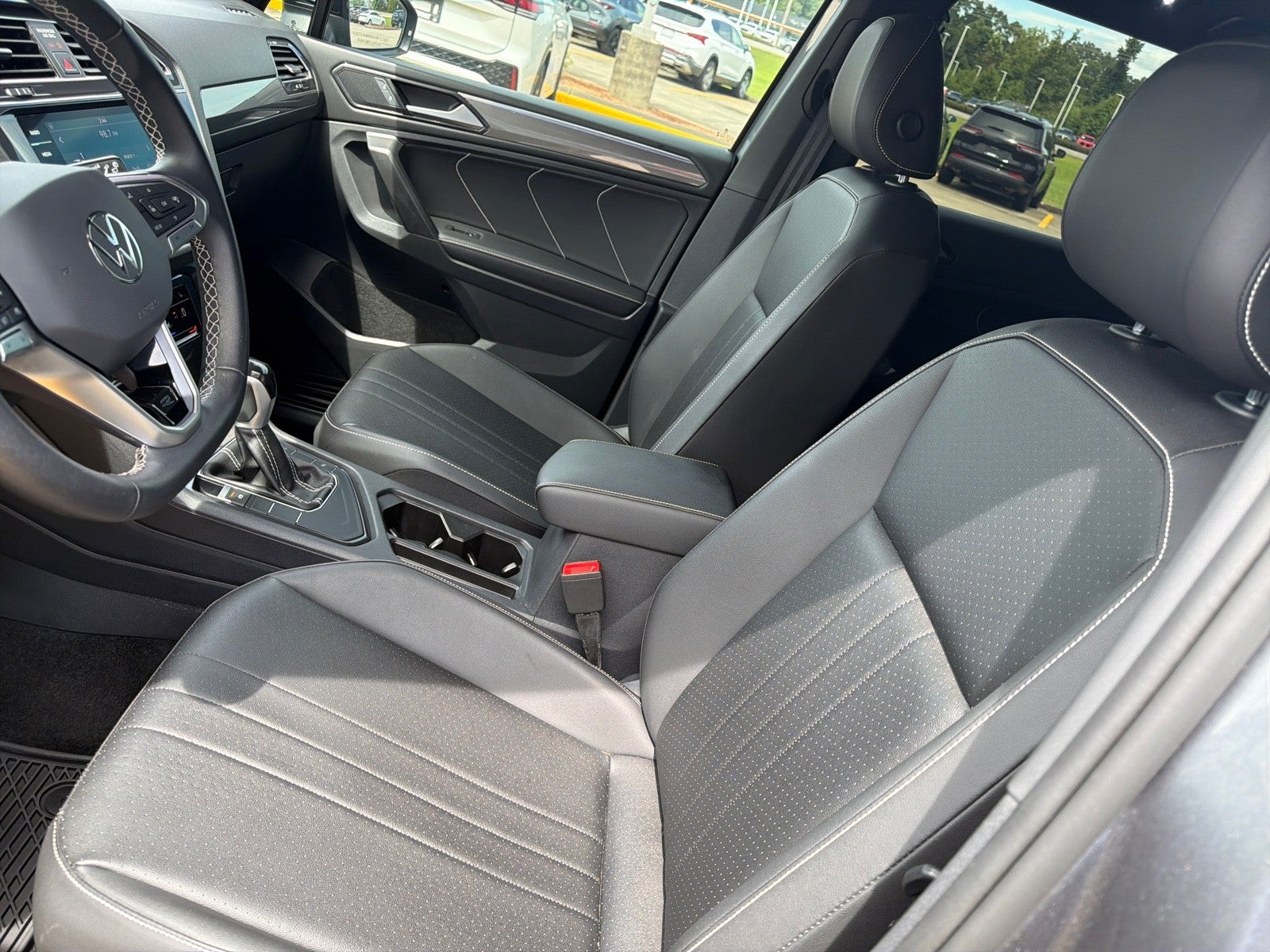 2023 Volkswagen Tiguan SE R-Line Black