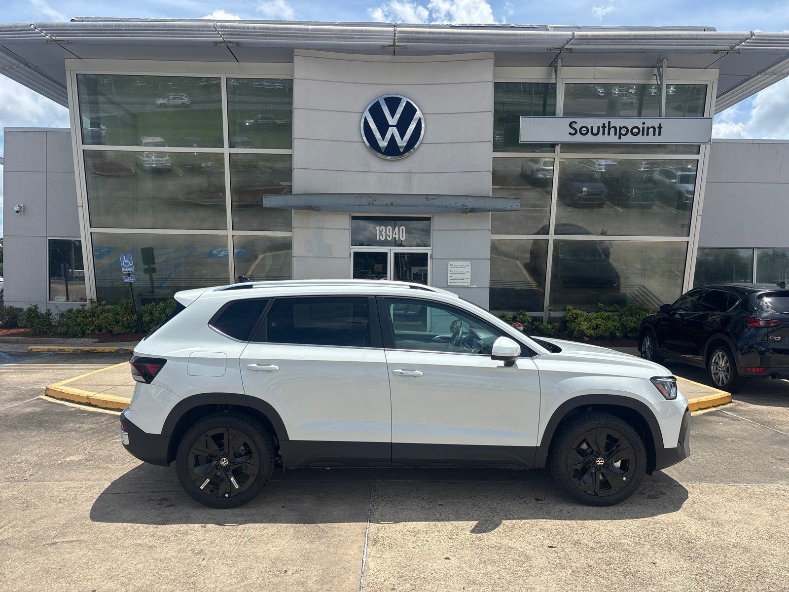 2026 Volkswagen Taos SE