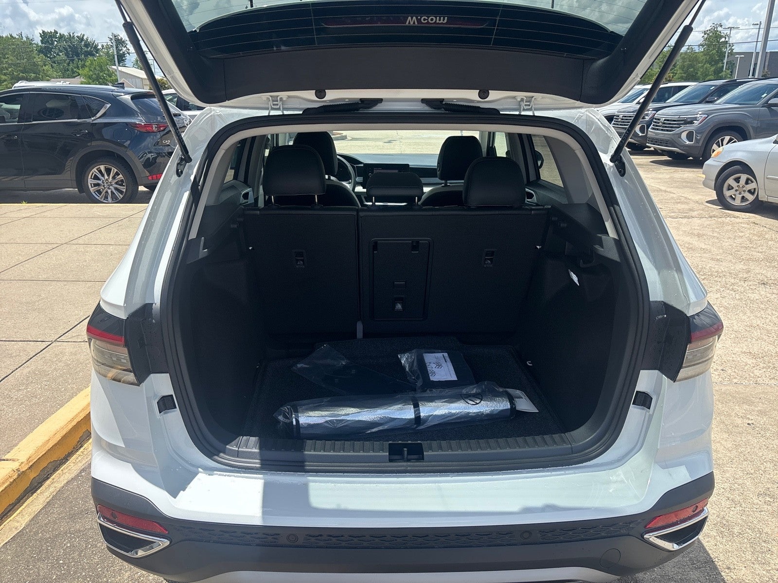 2026 Volkswagen Taos SE