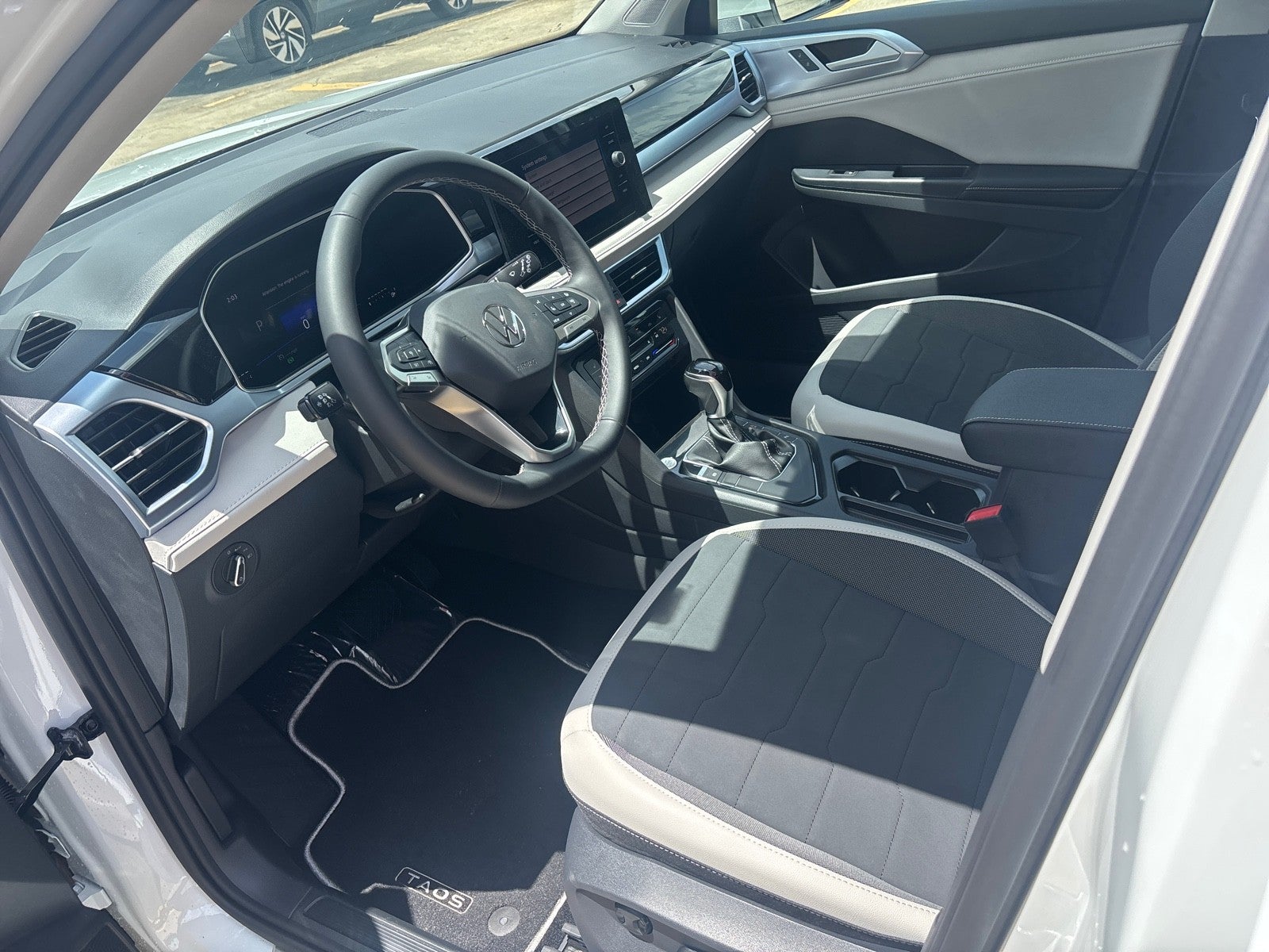 2026 Volkswagen Taos SE