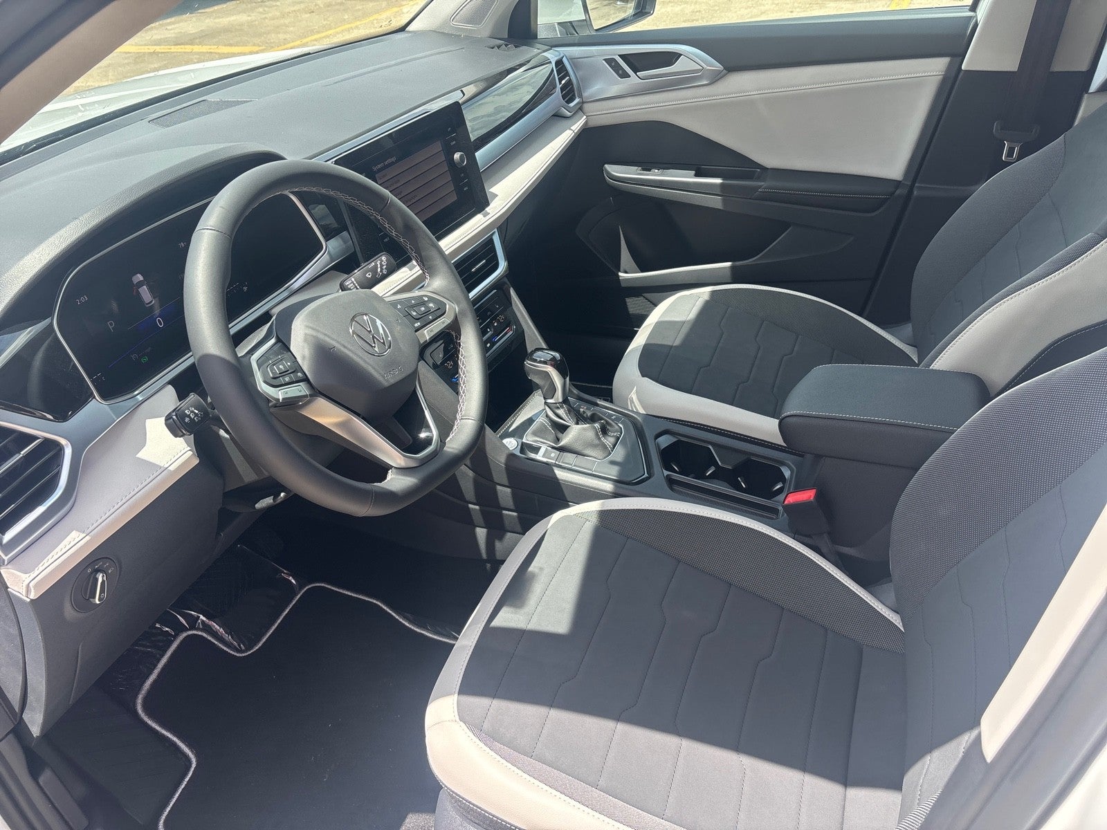 2026 Volkswagen Taos SE