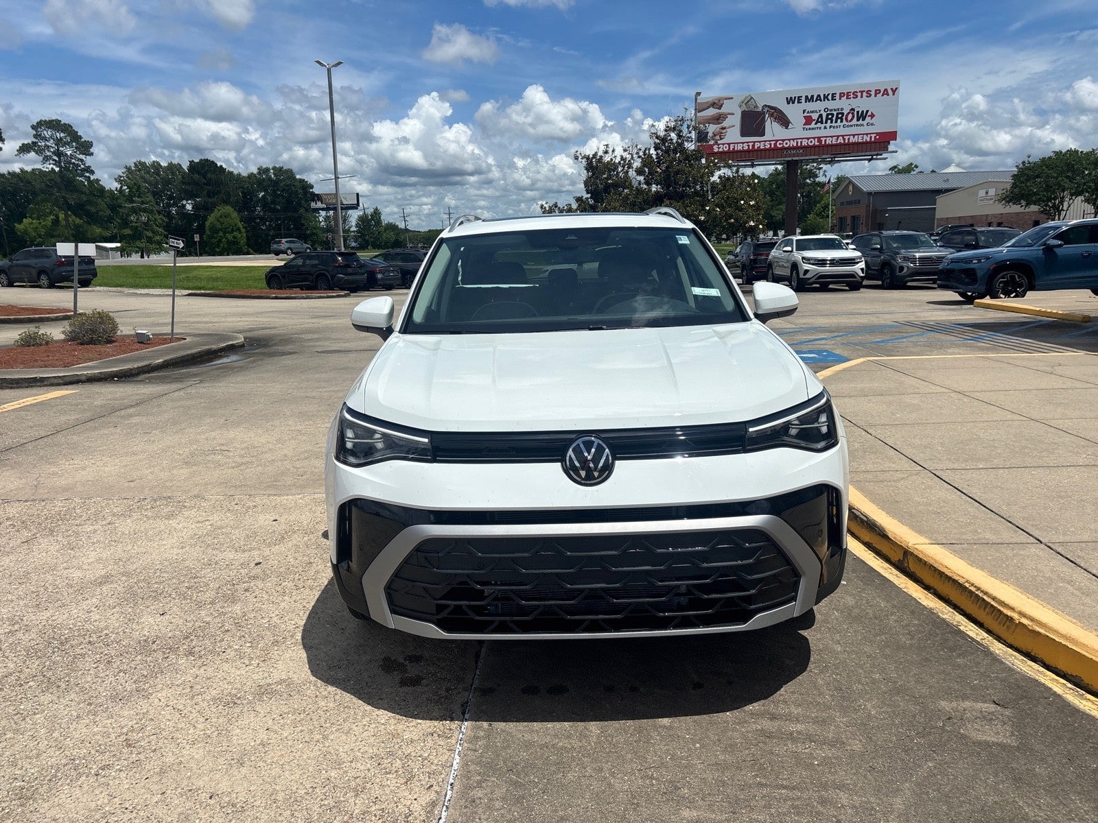 2026 Volkswagen Taos SE