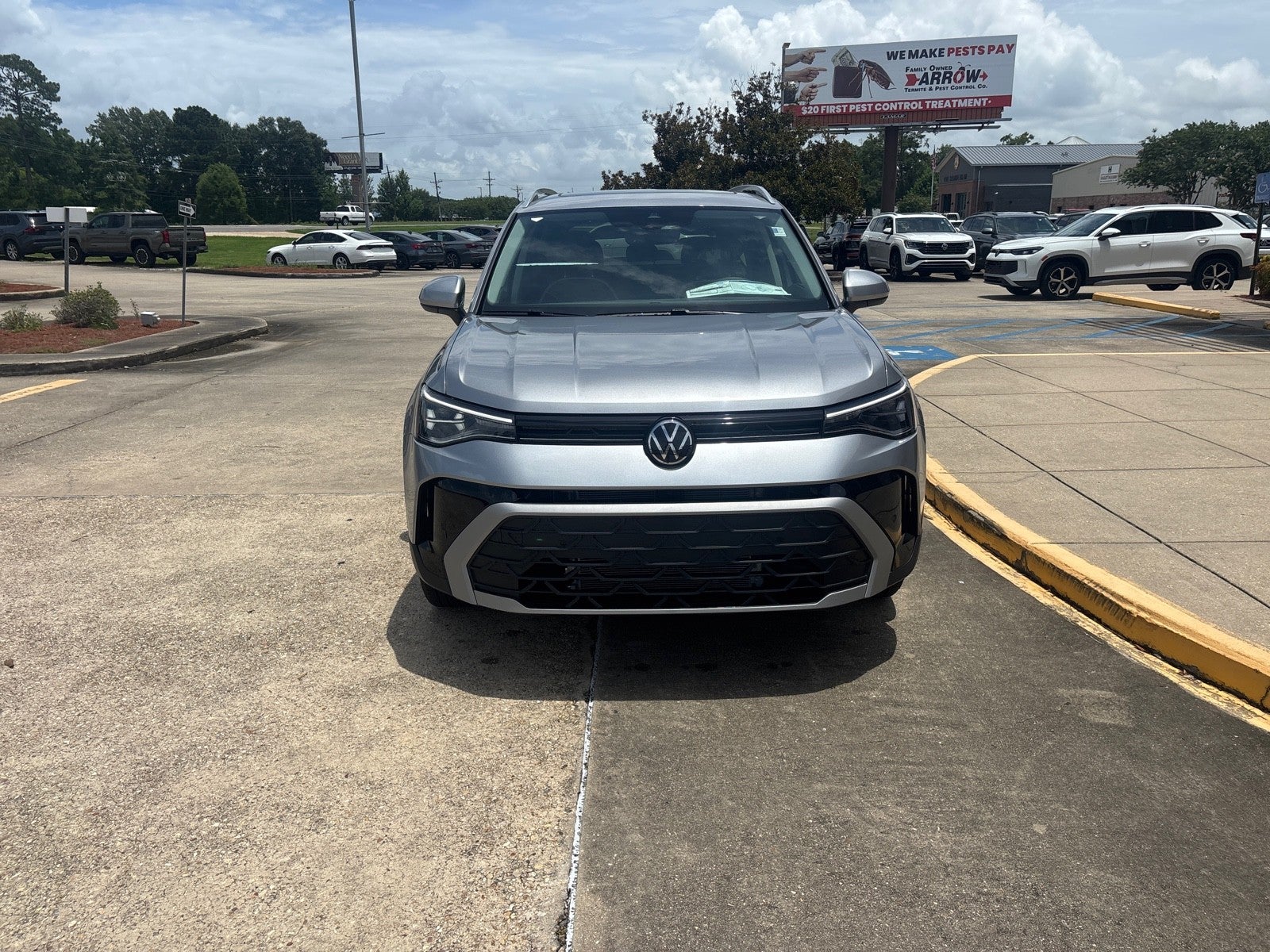 2026 Volkswagen Taos SE