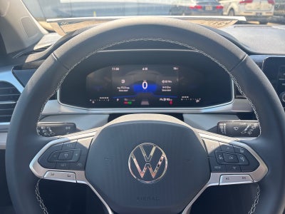 2026 Volkswagen Taos SE