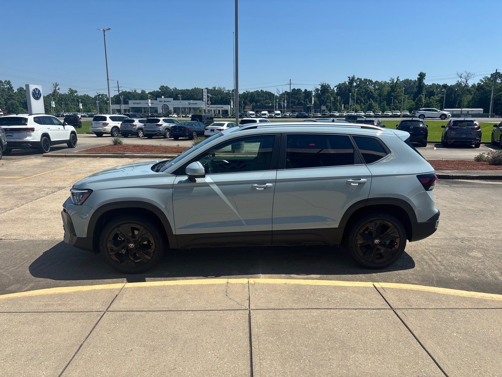 2026 Volkswagen Taos SE