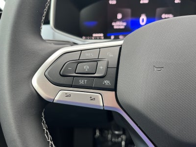 2025 Volkswagen Taos SE