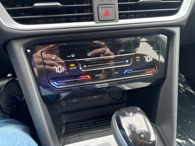 2025 Volkswagen Taos SE