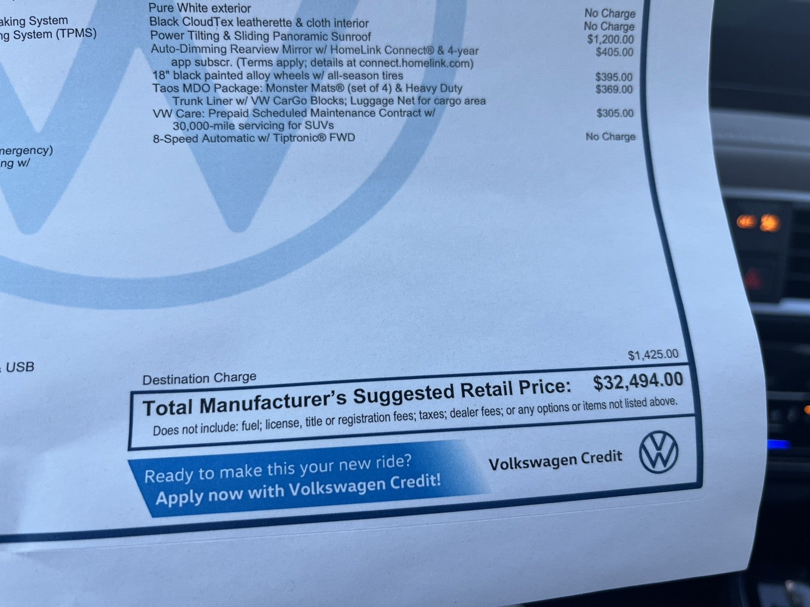 2025 Volkswagen Taos SE