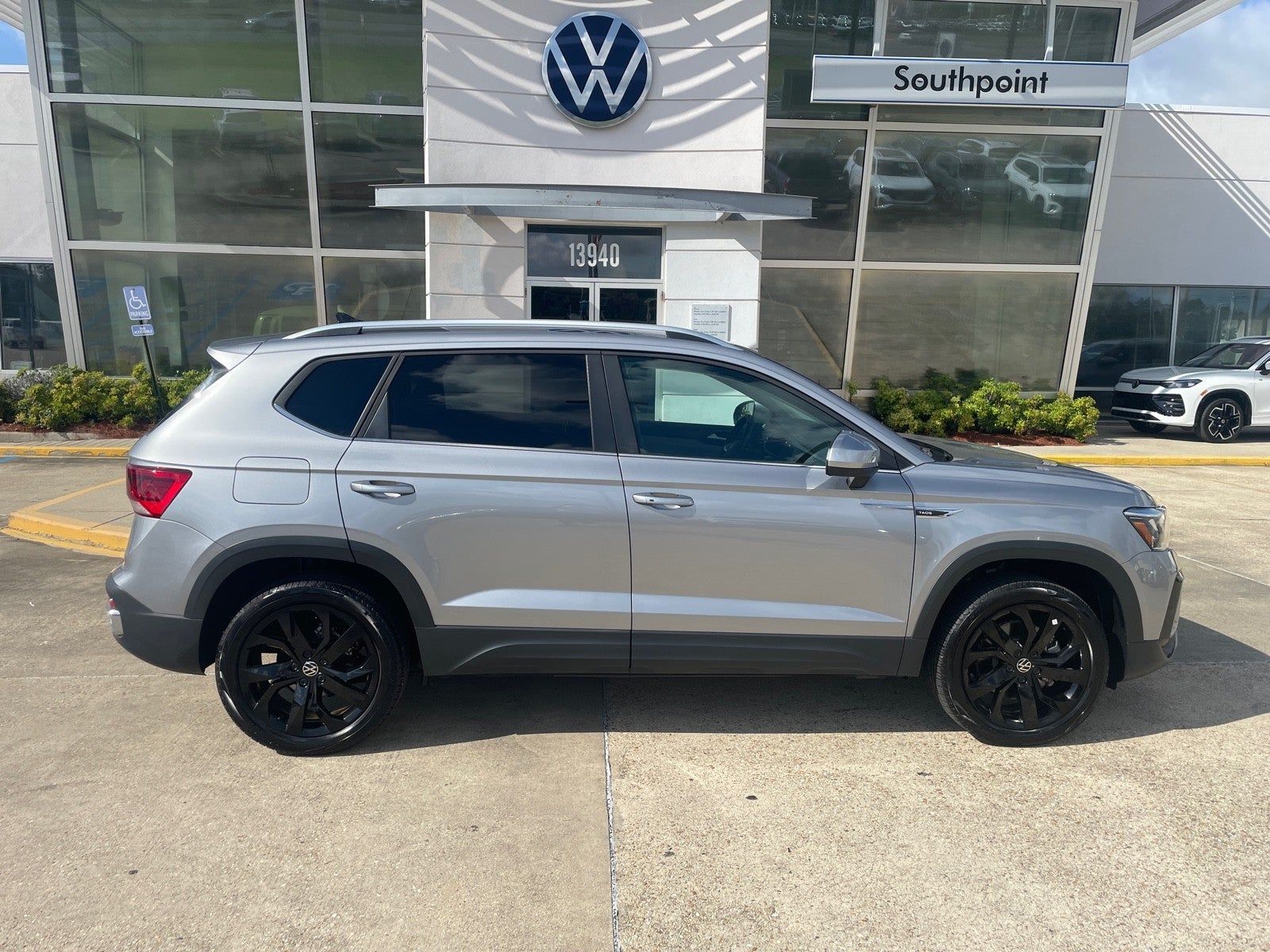 2024 Volkswagen Taos SE