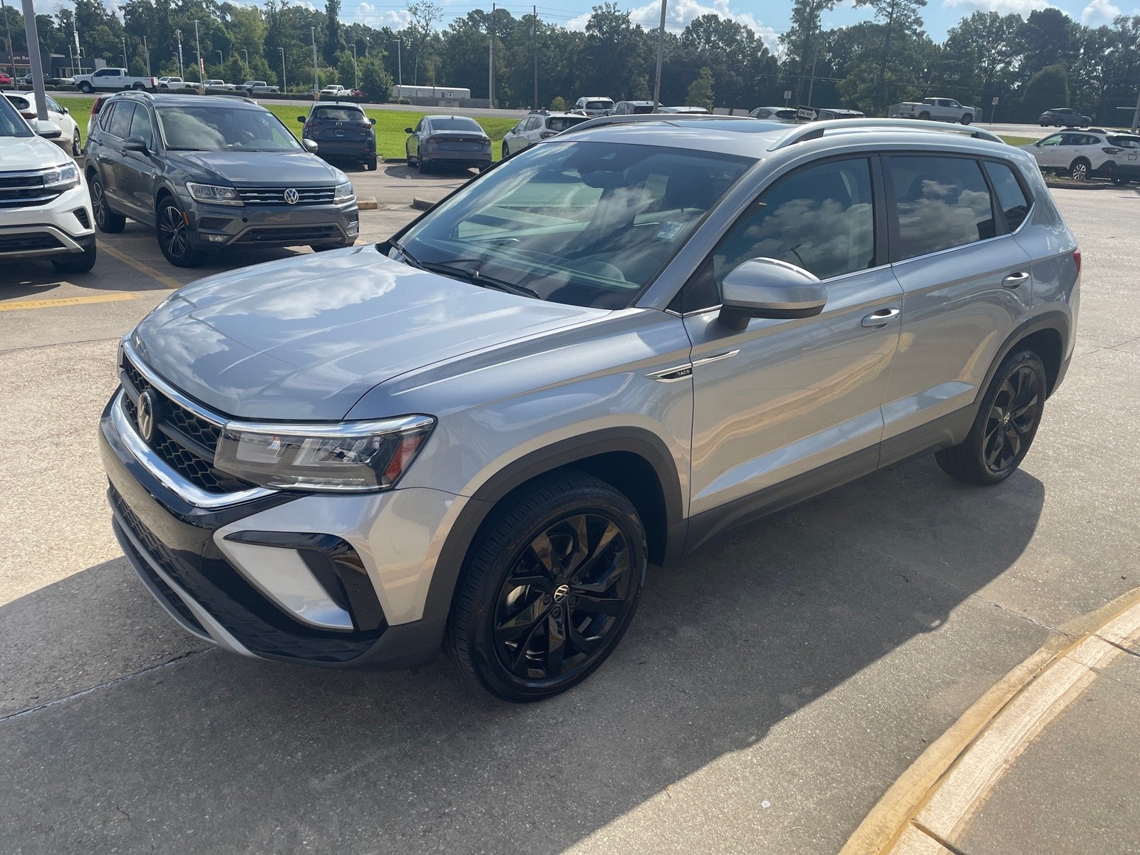 2024 Volkswagen Taos SE