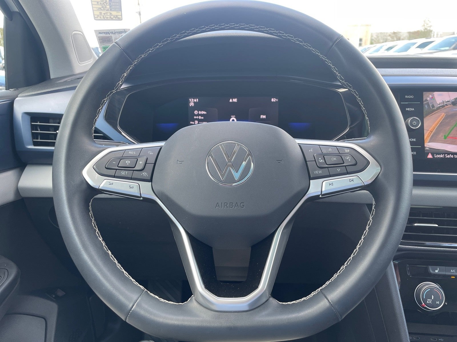 2023 Volkswagen Taos SE