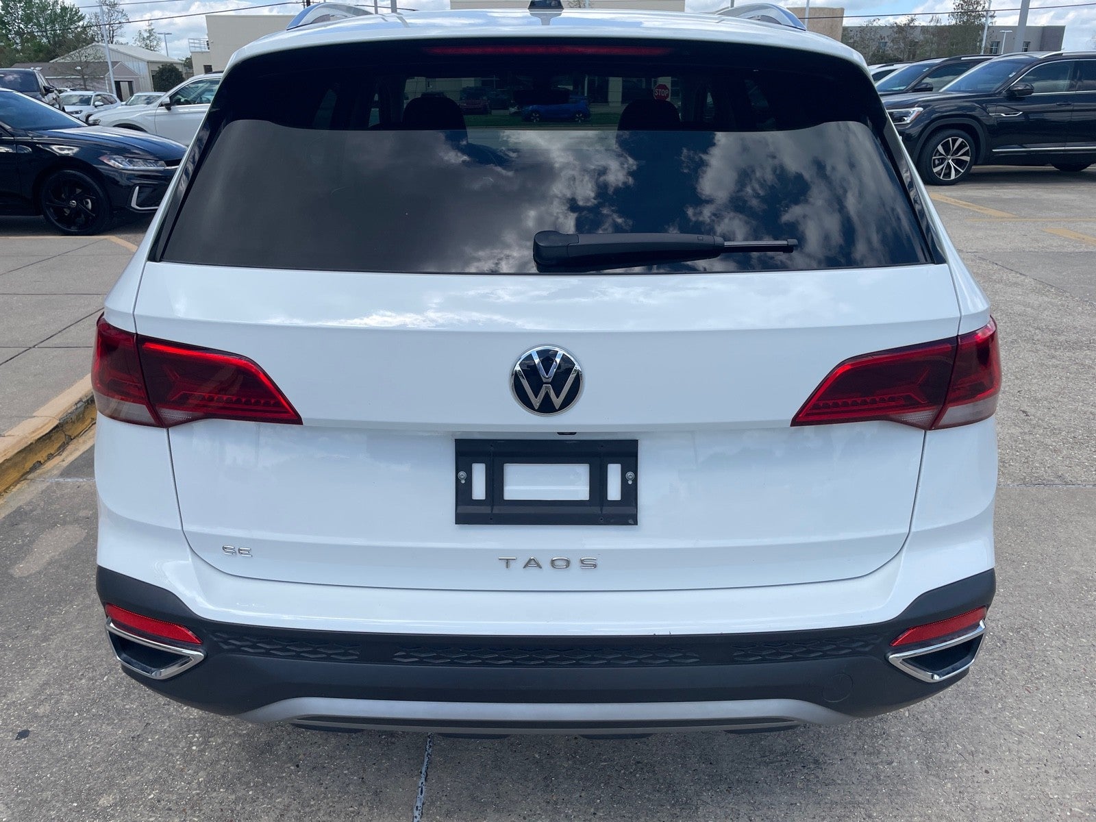 2023 Volkswagen Taos SE