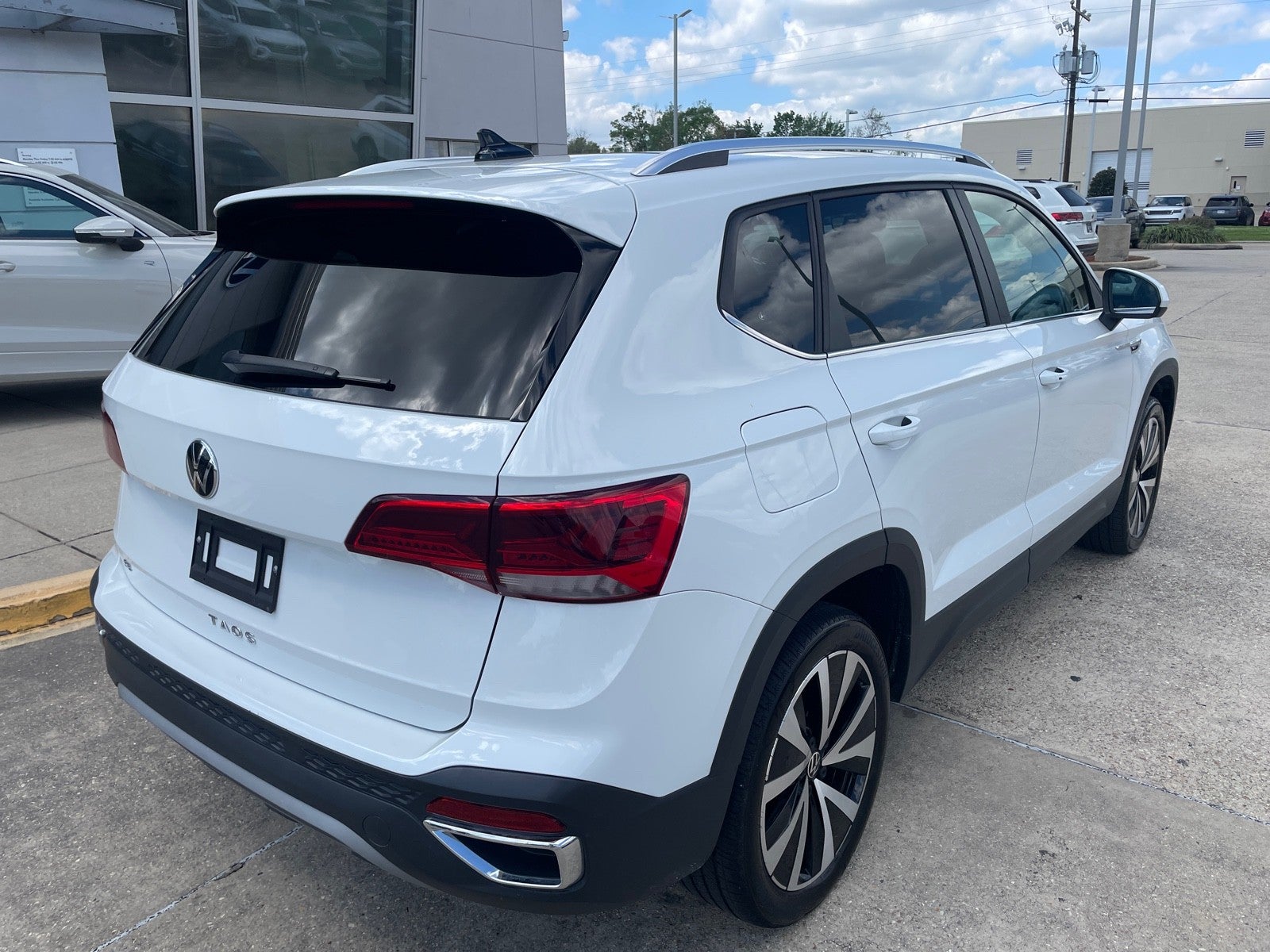 2023 Volkswagen Taos SE
