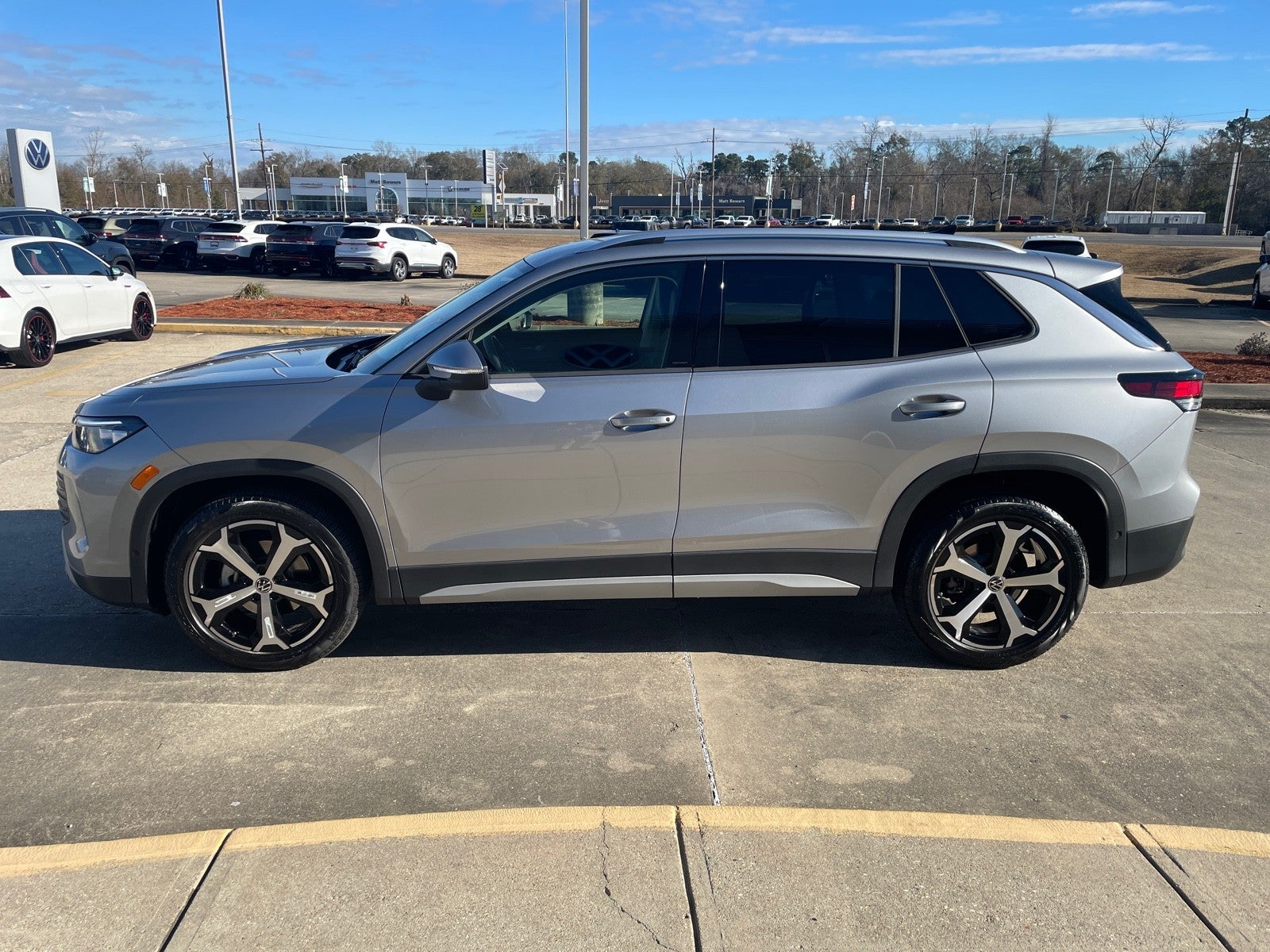 2025 Volkswagen Tiguan SE