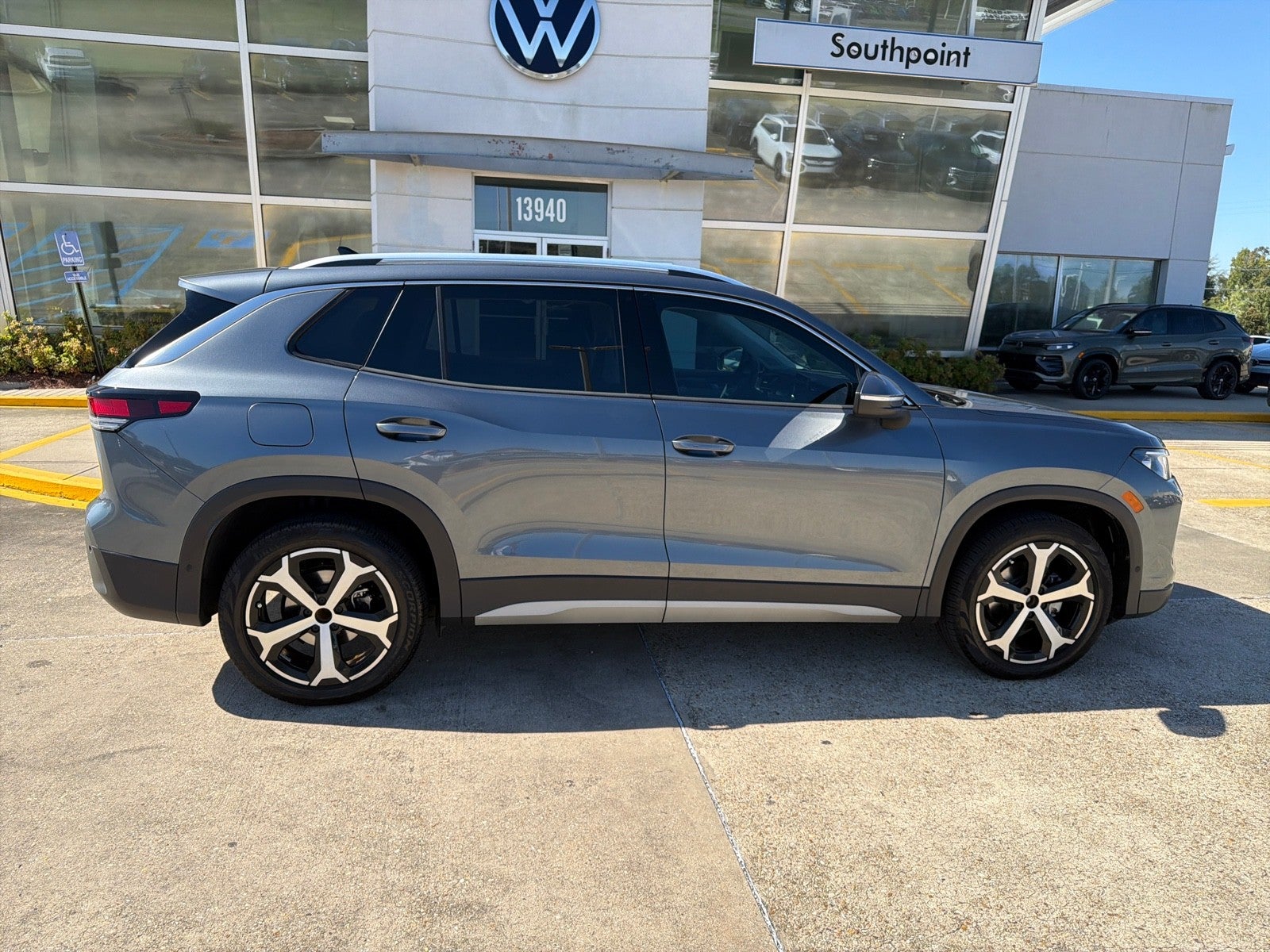2025 Volkswagen Tiguan SE