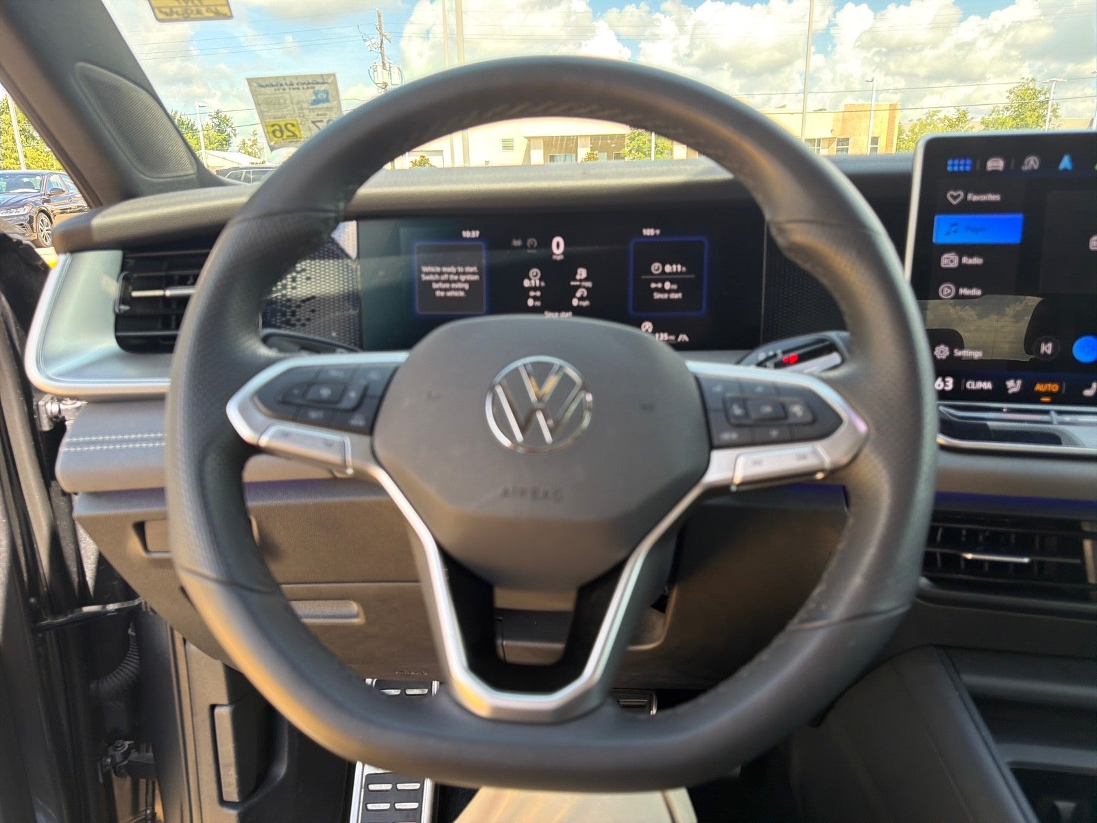 2025 Volkswagen Tiguan SE R-Line Black