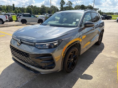 2025 Volkswagen Tiguan SE R-Line Black