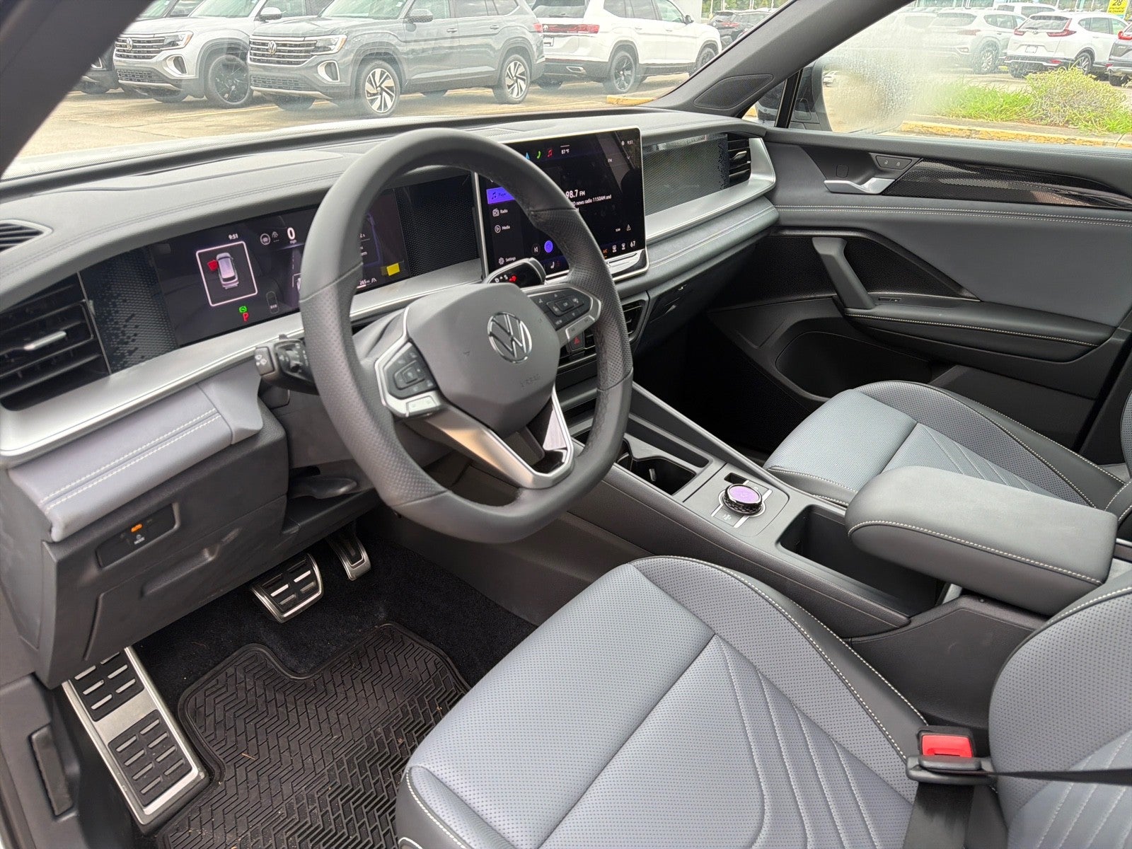 2025 Volkswagen Tiguan SE R-Line Black