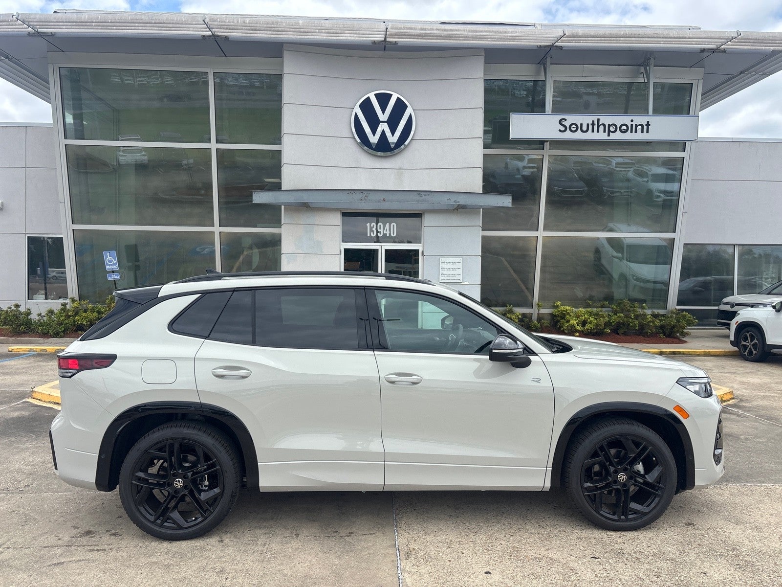 2026 Volkswagen Tiguan SE R-Line Black