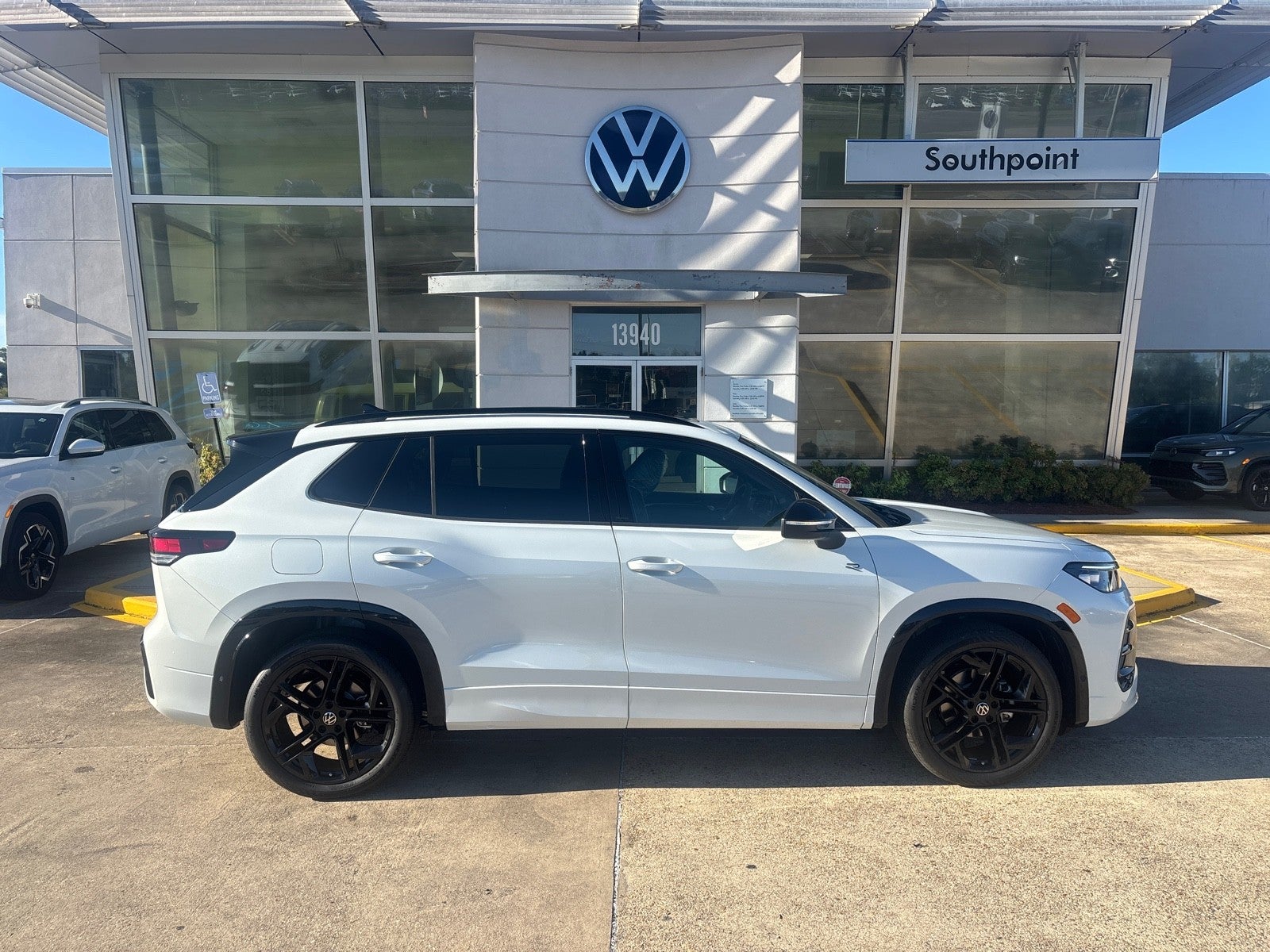 2026 Volkswagen Tiguan SE R-Line Black