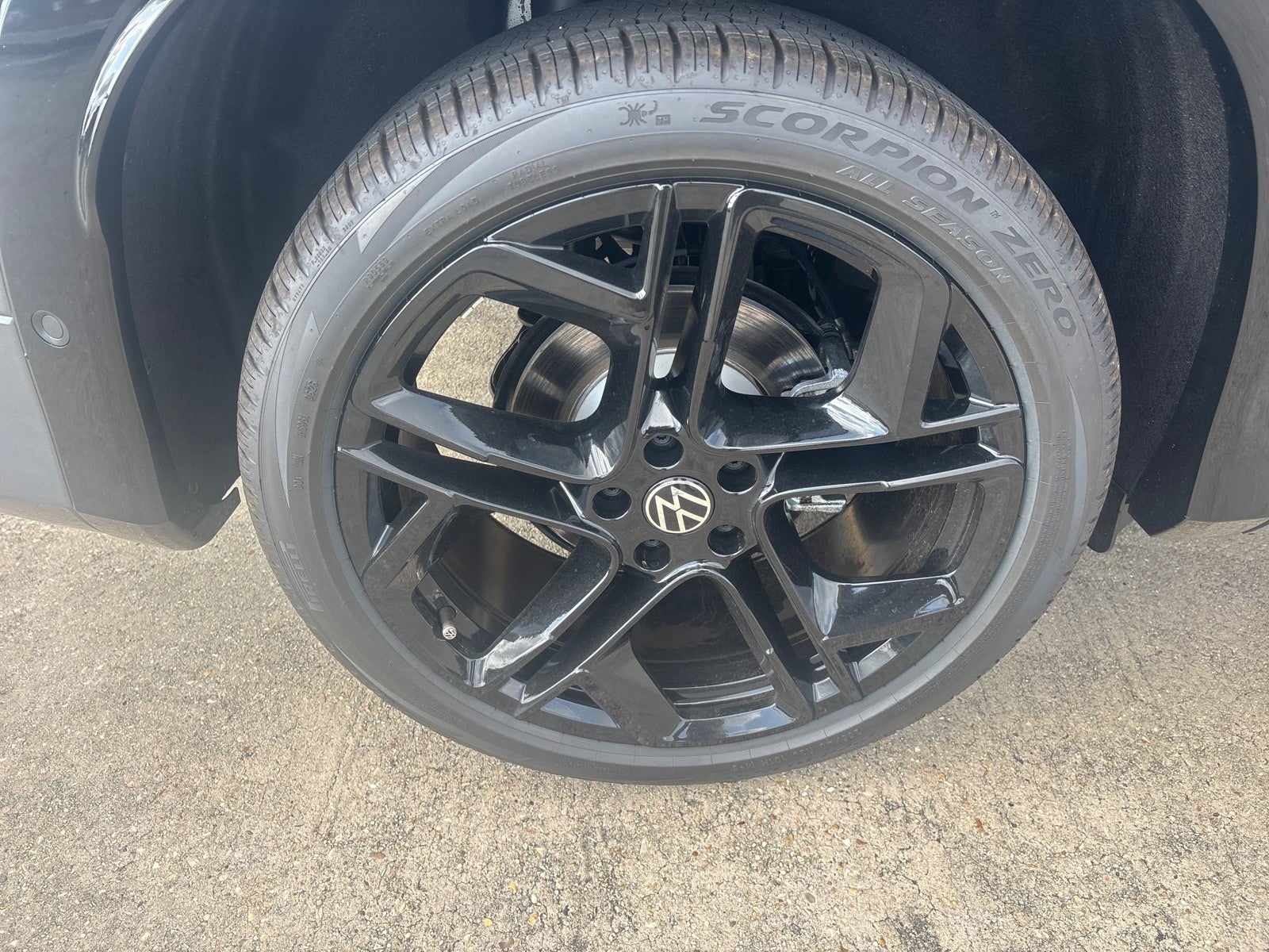 2026 Volkswagen Tiguan SE R-Line Black